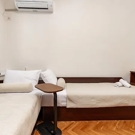 Spacious 2bd In By Flat Mаnager Apartman *