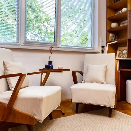 Spacious 2bd In Appartement *